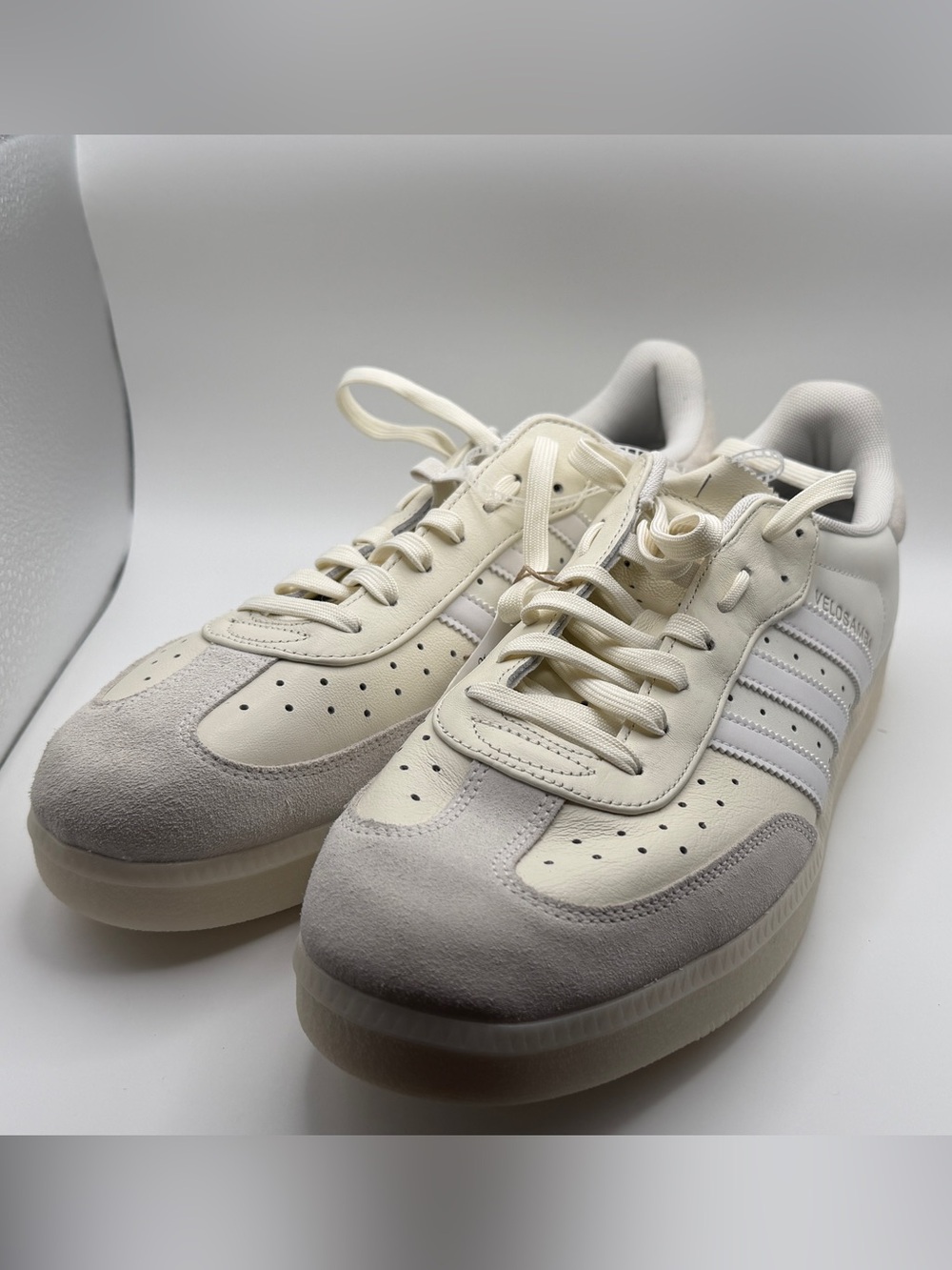 adidas Men’s Cream & White Velosamba Sneakers